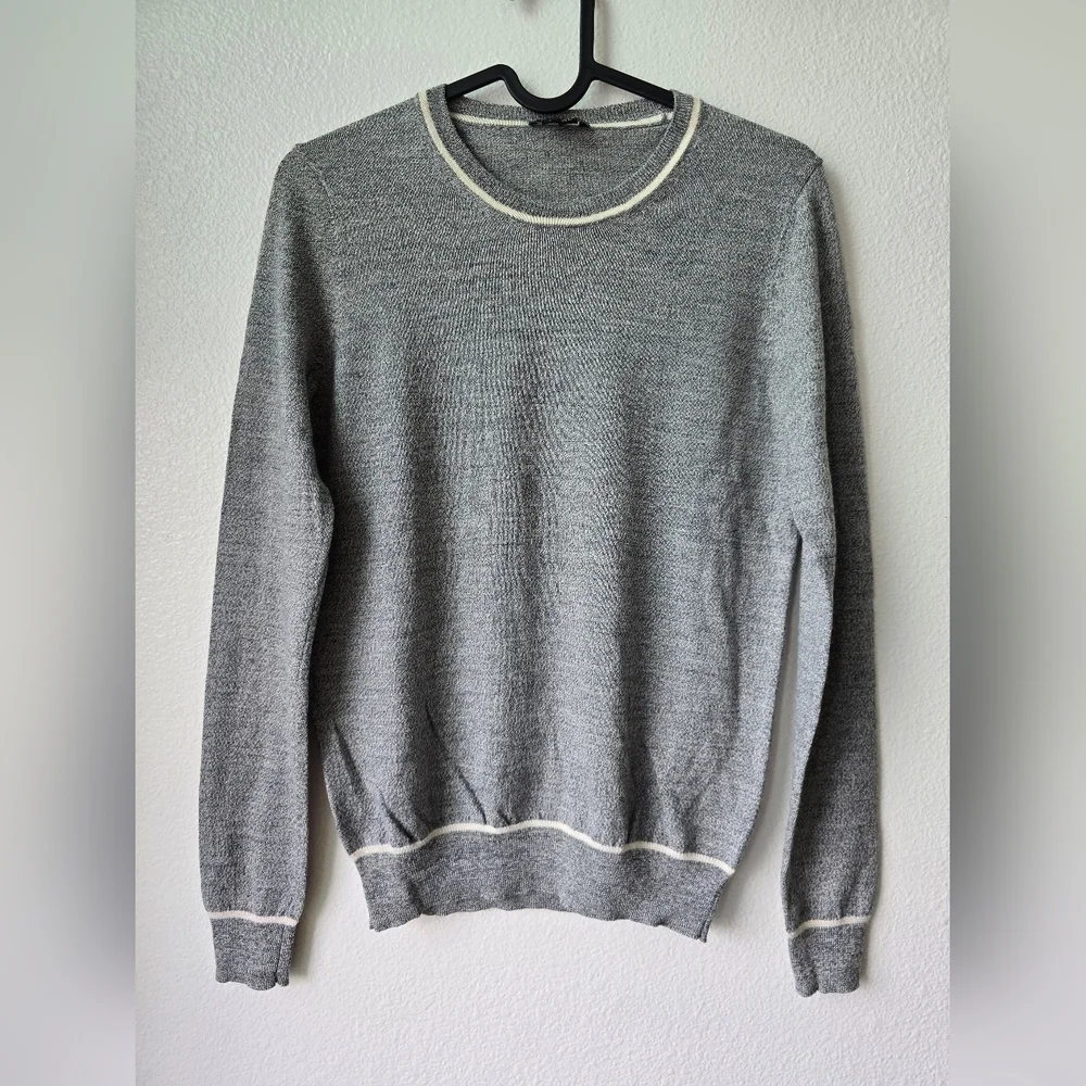 Theory Men's Gray Crewneck Sweater with Cream Trim